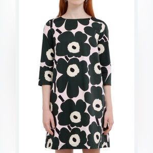 Marimekko's Unelma Pieni Pioni dress